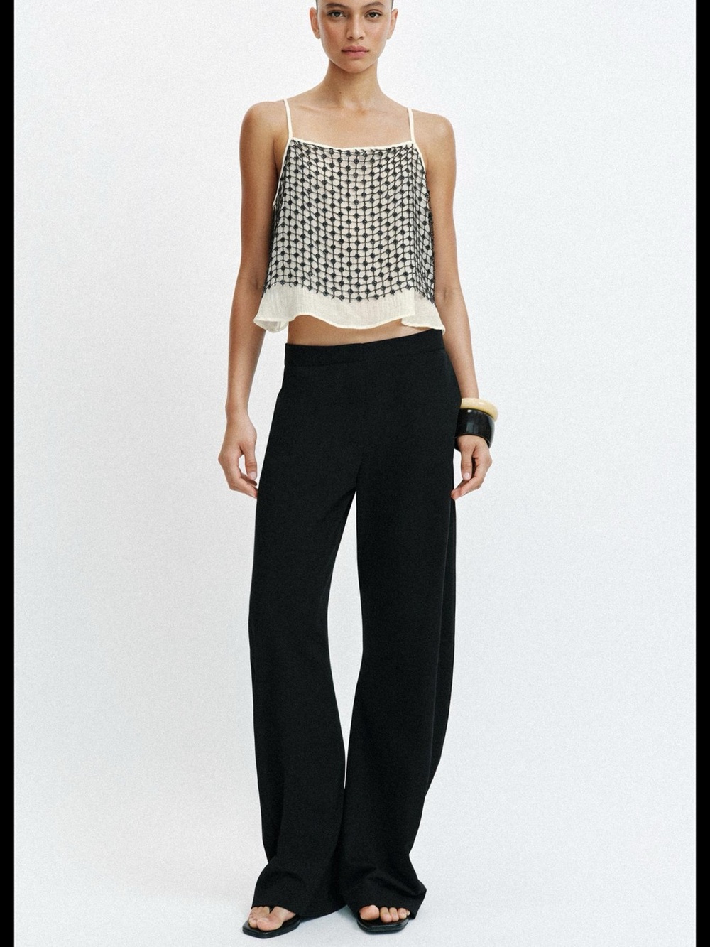 Zara Black Barrel Women’s Pants - High-Waist Style